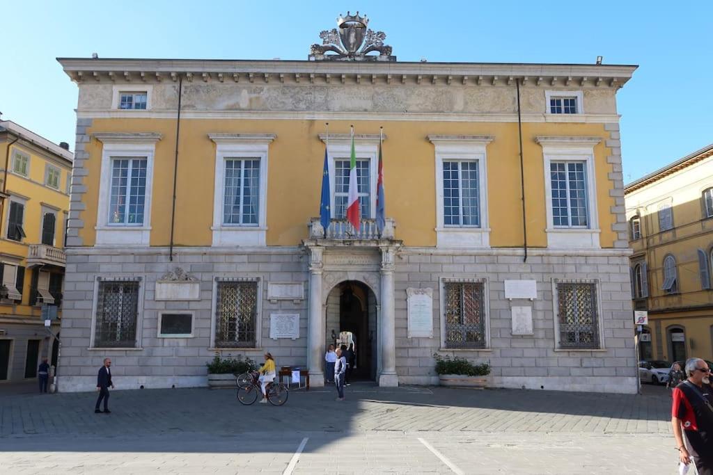 La Casa Di Loris Apartment Sarzana Bagian luar foto