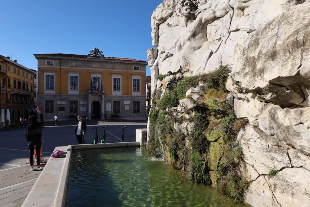 La Casa Di Loris Apartment Sarzana Bagian luar foto