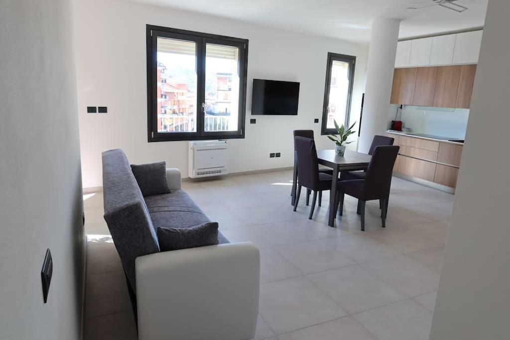 La Casa Di Loris Apartment Sarzana Bagian luar foto