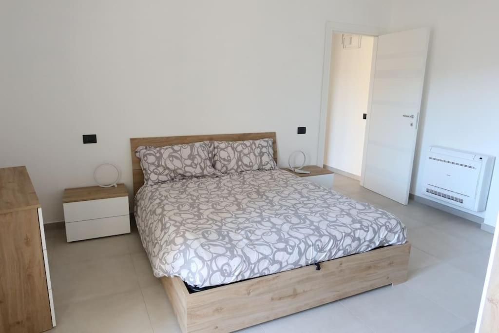 La Casa Di Loris Apartment Sarzana Bagian luar foto